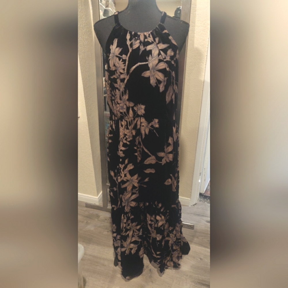 Vince Camuto Women's Dress Size 14 Stretch  Black and Tan Velvet Floral
